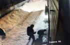 В Тольятти разыскивают двоих мужчин, обокравших магазин