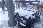 Водитель "семерки" врезался в столб на Московском шоссе в Самаре