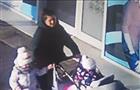 В Тольятти женщину с двумя детьми разыскивают за кражу сумки