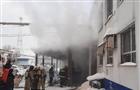 В Самаре более 100 человек тушат пожар на складе фармацевтической компании