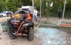 В Самаре квадроцикл протаранил остановку после столкновения с легковушкой