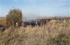 В Приволжском районе тушат большой очаг возгорания камыша