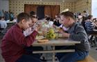 С сентября ученики младших классов губернии получат горячее питание