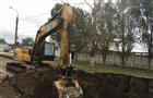 Поврежденный водопровод на Заводском шоссе обещают восстановить в ночь на 1 ноября