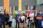 Дмитрий Азаров вручил ключи от новых квартир тольяттинским детям-сиротам