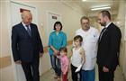 Николай Меркушкин посетил в СОКБ раненого мальчика из Донецка 