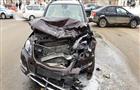 В Тольятти в ДТП столкнулись два Mercedes-Benz, пострадала 70-летняя водитель одной из машин