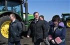 Дмитрий Азаров ознакомился с ходом полевых работ в Челно-Вершинском районе