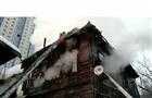 В центре Самары горит двухэтажный жилой дом