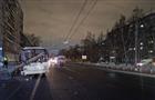 В Самаре на ул. Мичурина автобус врезался в столб, пострадала женщина