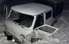 "Десятка" и УАЗ "буханка" столкнулись на трассе в Самарской области