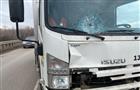 В Самаре под колесами грузовика пострадал пешеход