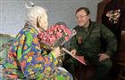 Дмитрий Азаров на Донбассе поздравил ветерана Великой Отечественной с наступающим Днем Победы