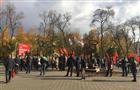 В сквере "Родина" идет митинг в поддержку трудящихся, пенсионеров и ветеранов Самарской области
