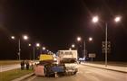 На Московском шоссе в Самаре фургон уронил трактор