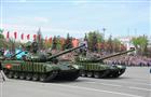 По площади им. Куйбышева прошла военная техника 