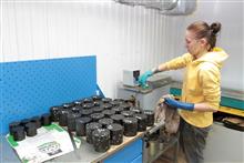 Проведение  испытаний образцов асфальта в собственной лаборатории  на территории АБЗ в пос.Курумоч
