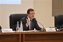 Дмитрий Азаров пообещал увольнять чиновников, игнорирующих суды
