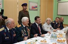 Дмитрий Азаров посетил музей Парада Памяти 7 ноября 1941 года