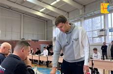 В Котельниче Сергей Карякин провел сеанс одновременной игры с 19 участниками