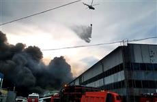 Пожар на ул. Профильной тушат с вертолета
