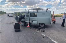 В Хворостянском районе водитель легковушки врезался в УАЗ, двое госпитализированы