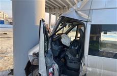 В Тольятти пассажирский автобус врезался в опору моста, есть пострадавшие