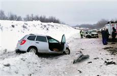 В Сызранском районе двое человек погибли из-за столкновения Renault Sandero и LADA Kalina