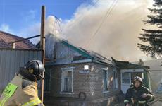 В Самаре 90 человек тушили пожар в частном доме