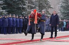 Радий Хабиров возложил цветы к Вечному огню в уфимском парке Победы