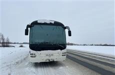 В Красноярском районе в мороз сломался автобус с 58 пассажирами