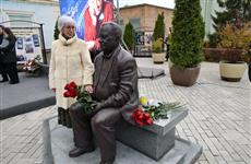 В Самаре открыли первый в России памятник Эльдару Рязанову 