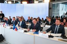 Дмитрий Азаров выступил на заседании экспертного совета комитета Госдумы по промышленности и торговле