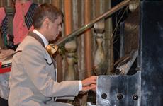 Мэр Тольятти сыграл гостя в благотворительном спектакле "Свадебные хлопоты в городе Т."