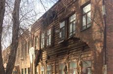 В сети появилось фото самарского дома с обвалившейся стеной
