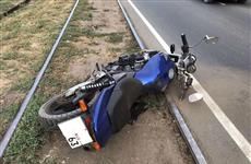 В Кировском районе Самары таксист врезался в мотоцикл, есть пострадавшие