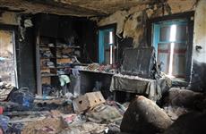 Больше года многодетная семья, чей дом сгорел дотла, не может получить новое жилье