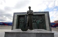 Памятник Высоцкому работы Шемякина вернули на место