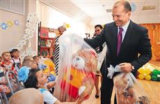 Губернатор поздравил с праздником воспитанников реабилитационного центра 