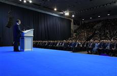 Дмитрий Азаров призвал создавать в регионе систему социальных лифтов для выпускников вузов
