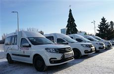 Дмитрий Азаров передал 30 новых машин "скорой помощи" для больных COVID-19