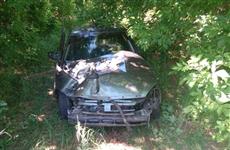 Под Сызранью пострадали водитель и две пассажирки врезавшейся в дерево легковушки