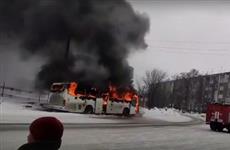 В поселке Петра Дубрава горел автобус Hyundai