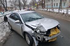 В Промышленном районе столкнулись два автомобиля Chevrolet