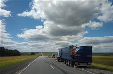 В результате столкновения двух большегрузов в Камышлинском районе пострадал один человек