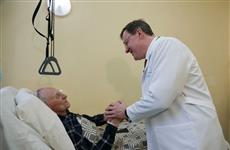 Дмитрий Азаров поздравил с Днем Победы ветеранов, проходящих лечение в самарской больнице им. Пирогова