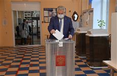Спикер губдумы Геннадий Котельников проголосовал по поправкам в Конституцию