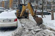 В Самаре городские службы усиленно борются с аномальным весенним снегопадом