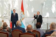 Дмитрий Азаров вручил заслуженным жителям региона государственные награды