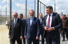 Олег Мельниченко проинформировал Игоря Комарова о реализации проекта комплексного благоустройства